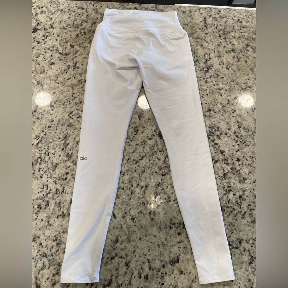 White Alo Yoga Leggings